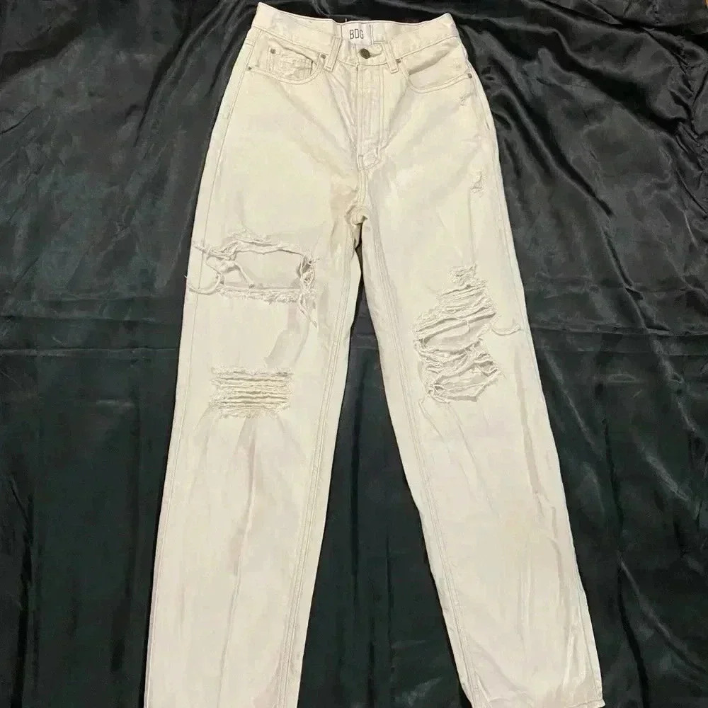 🎈BDG Y2K High waisted distressed baggy cream  jeans
